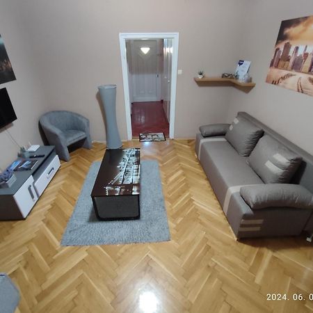 Startpont Apartman Pécs Kültér fotó